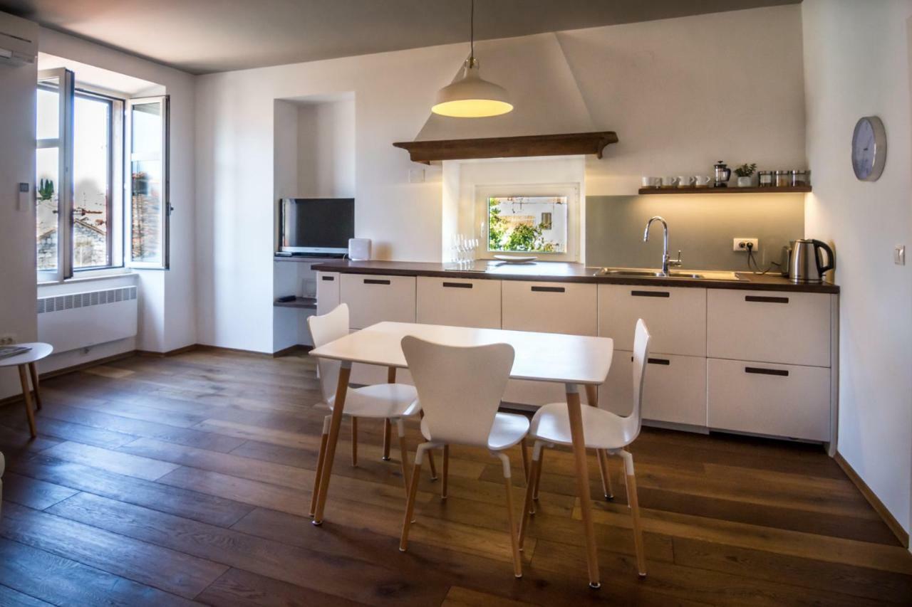 Apartment Festina Lente โรวีน ภายนอก รูปภาพ