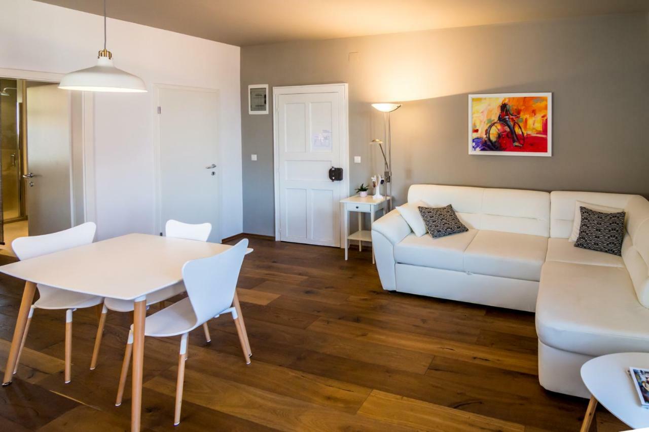 Apartment Festina Lente โรวีน ภายนอก รูปภาพ